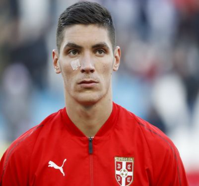 里夫斯与拉 里夫斯与拉